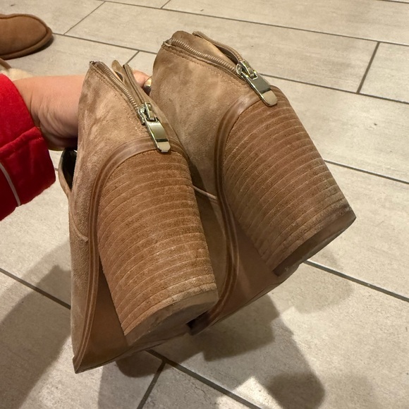 Steve Madden Brown Ankle Booties - Picture 5 of 9